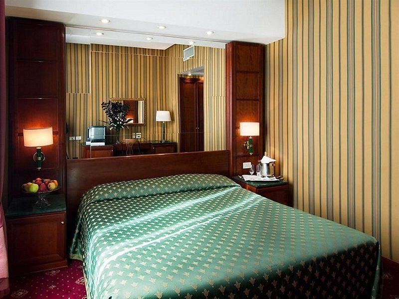 Atlante Garden Hotel Rome Exterior photo