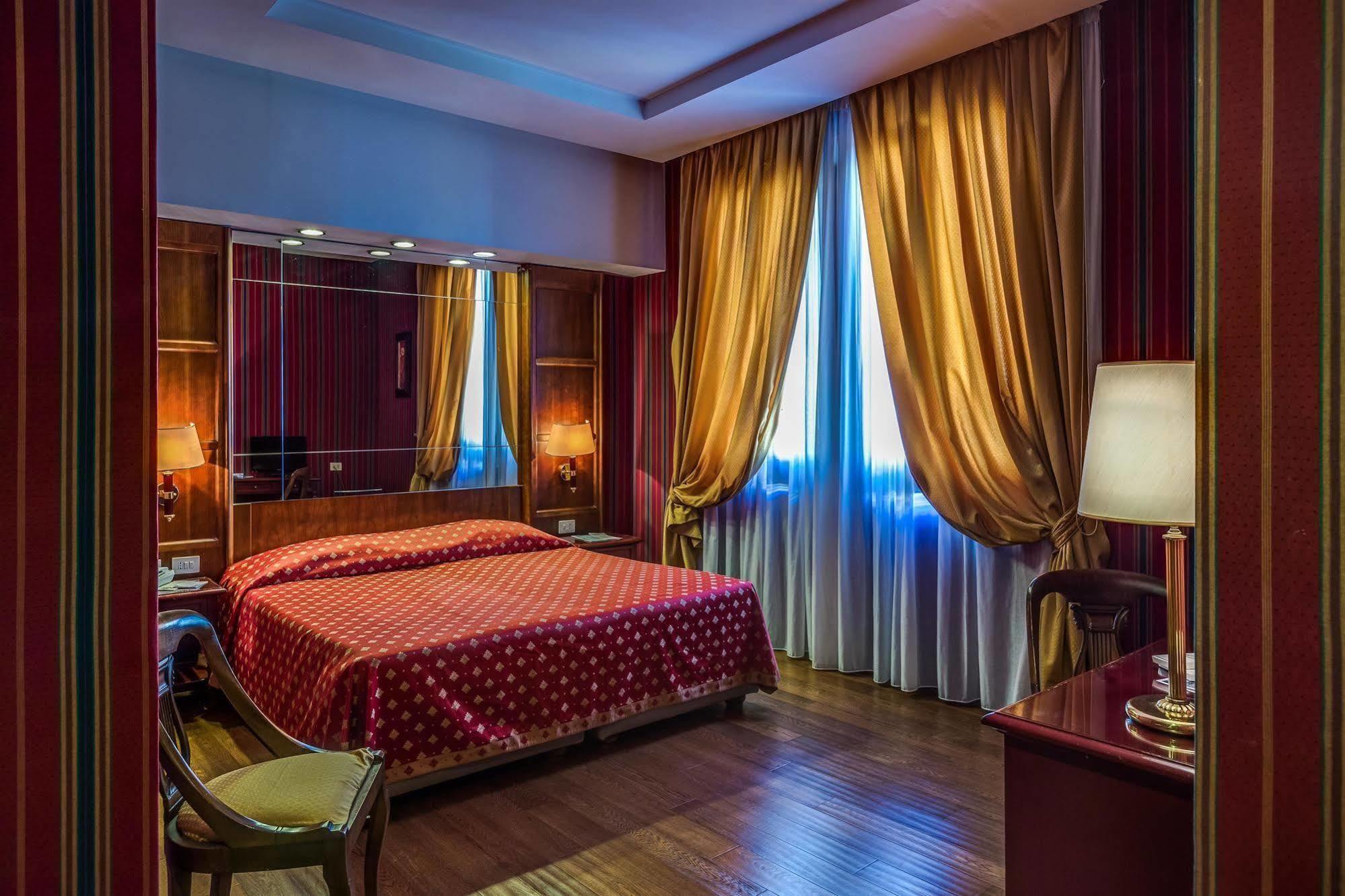 Atlante Garden Hotel Rome Exterior photo