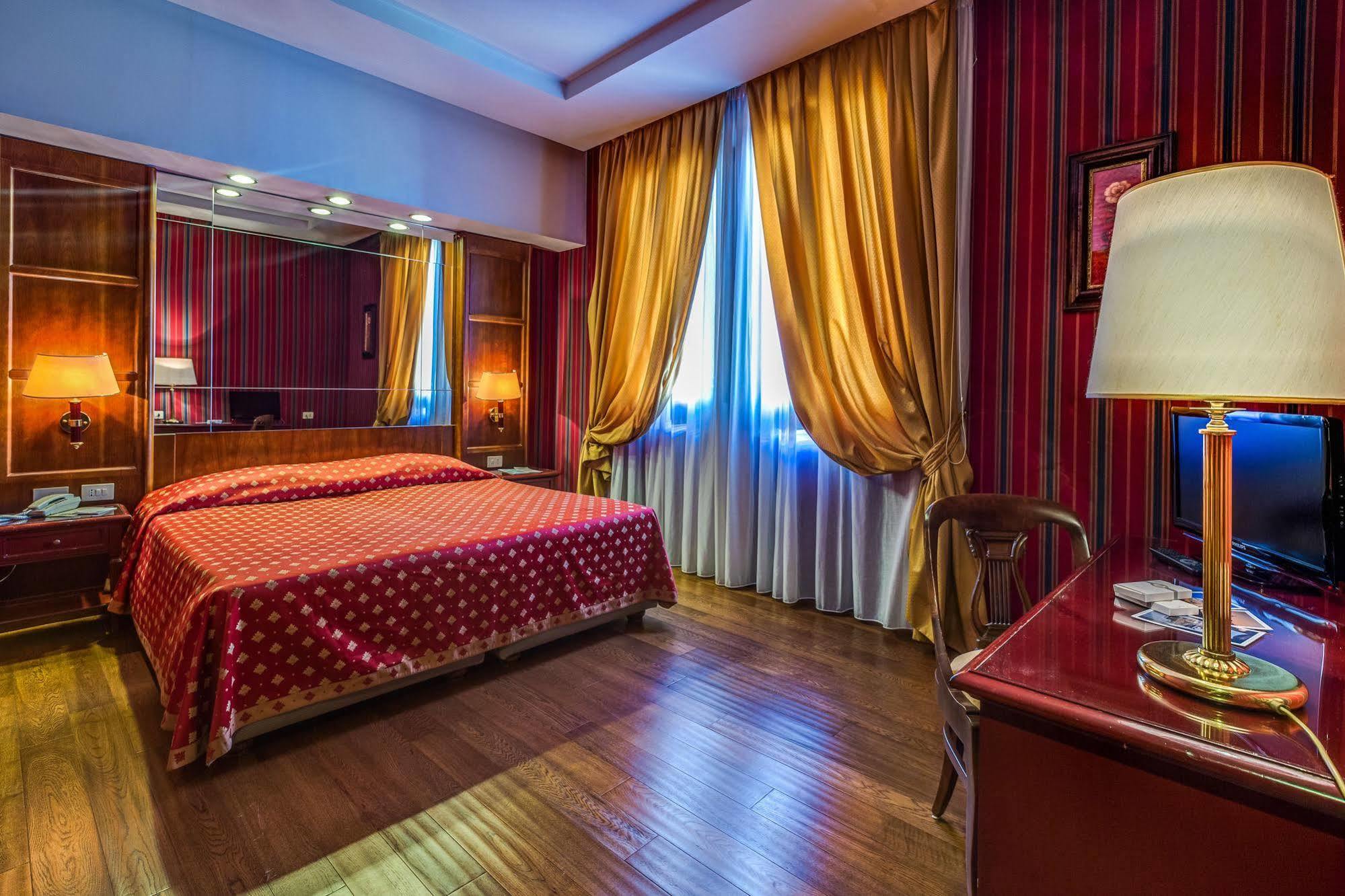 Atlante Garden Hotel Rome Exterior photo